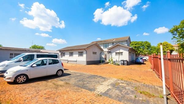 10 Bedroom House