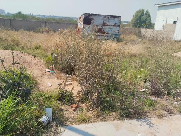 305 m² Land