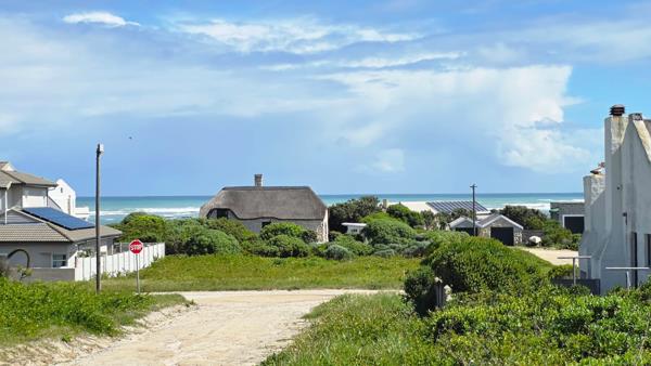 605 m² Land