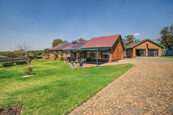 9 Bedroom House
