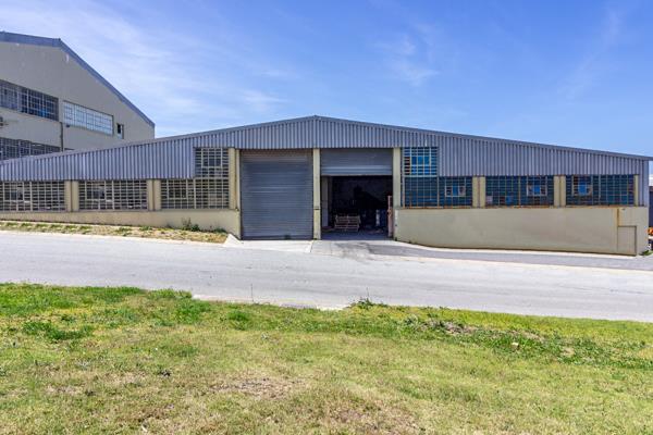 975 m² Industrial space