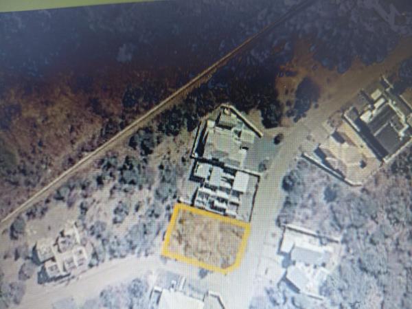 909 m² Land