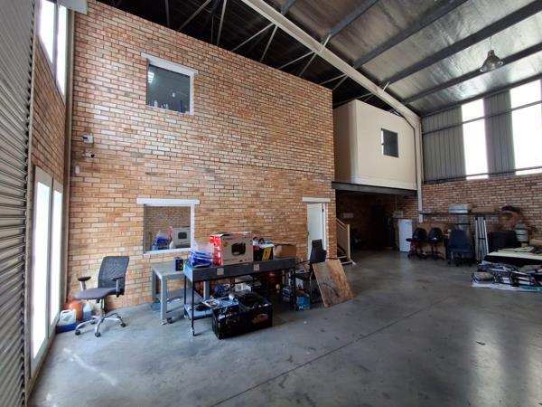 230 m² Commercial space