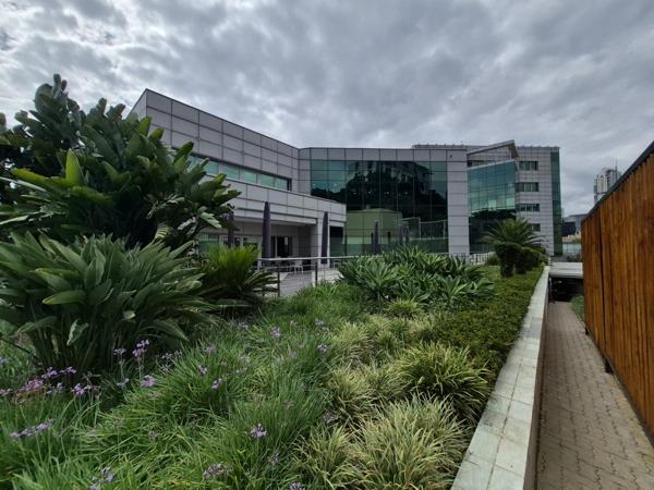 946 m² Commercial space