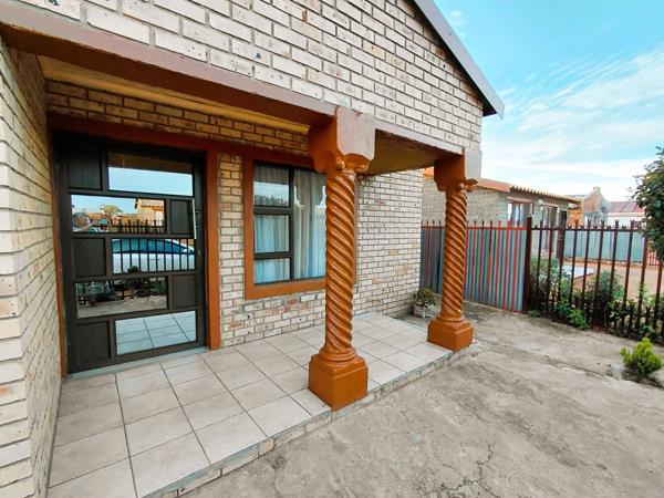 2 Bedroom House