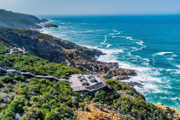 3 127 m² Land