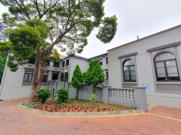 385 m² Office Space