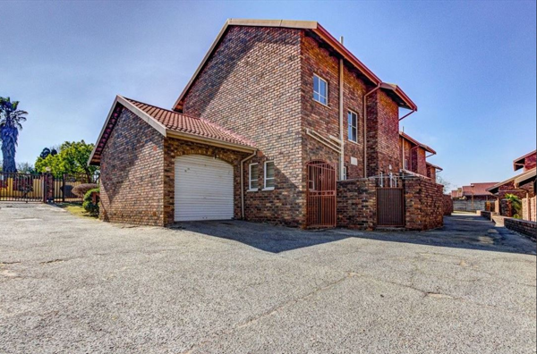 3 Bedroom Townhouse