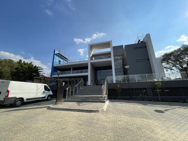 733.6 m² Commercial space