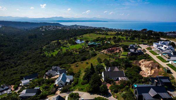4 818 m² Land