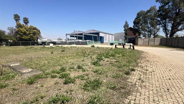 6 000 m² Land