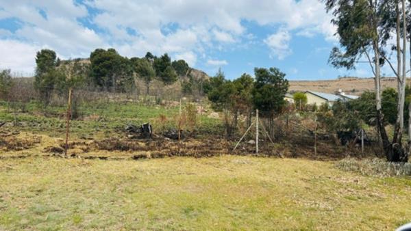 1 760 m² Land