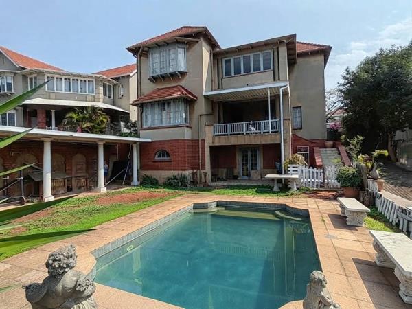 5 Bedroom House
