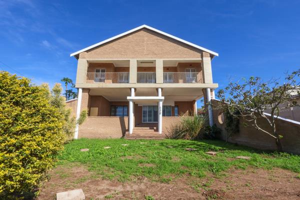 9 Bedroom House