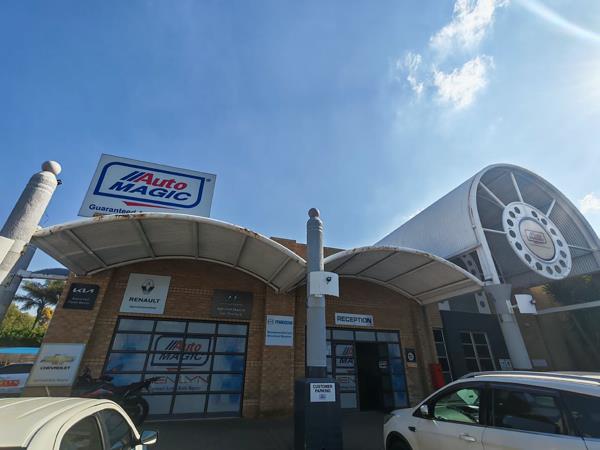 1 200 m² Commercial space