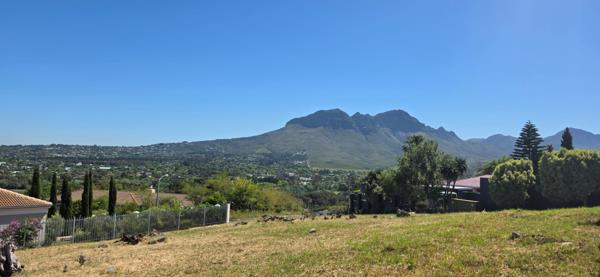 761 m² Land