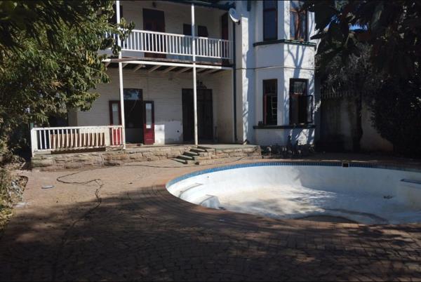 5 Bedroom House