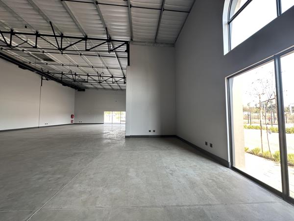 303 m² Commercial space