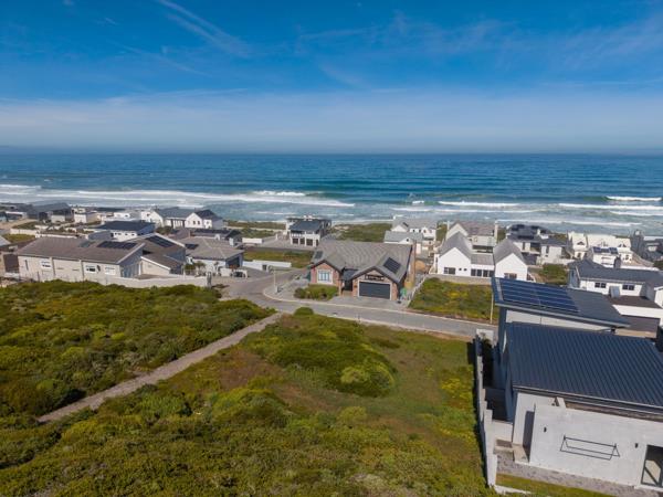 660 m² Land