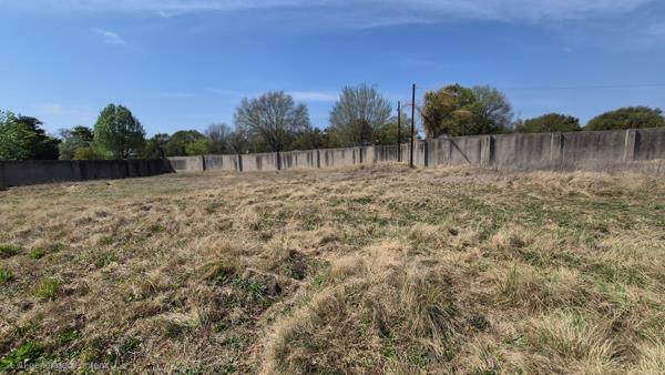 438 m² Land