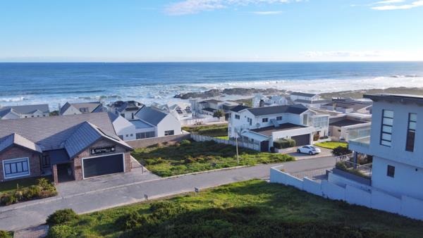 660 m² Land