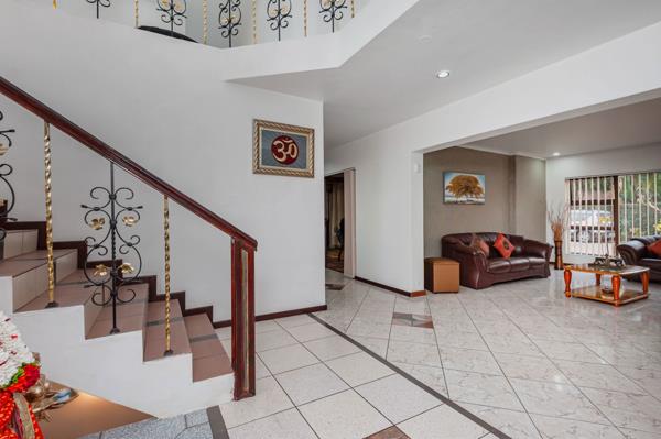 6 Bedroom House