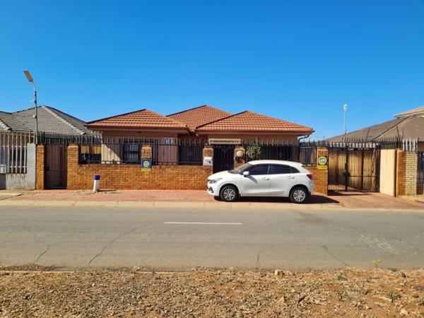 7 Bedroom House
