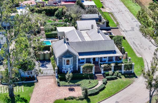 6 Bedroom House
