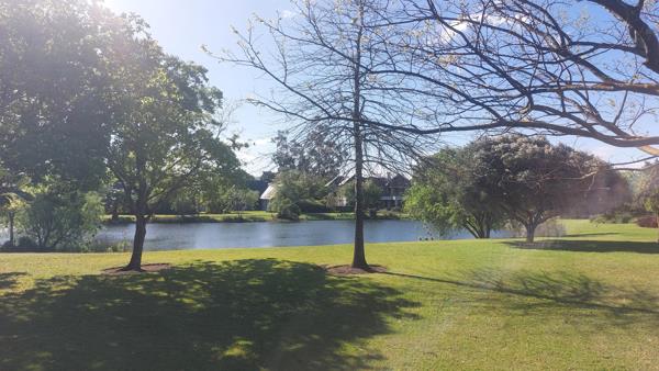 1 065 m² Land