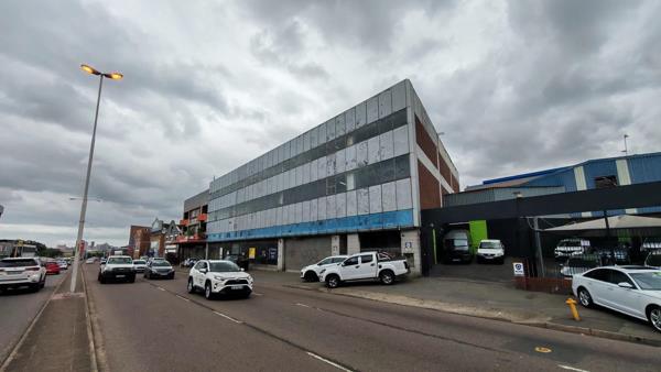 5 400 m² Industrial space