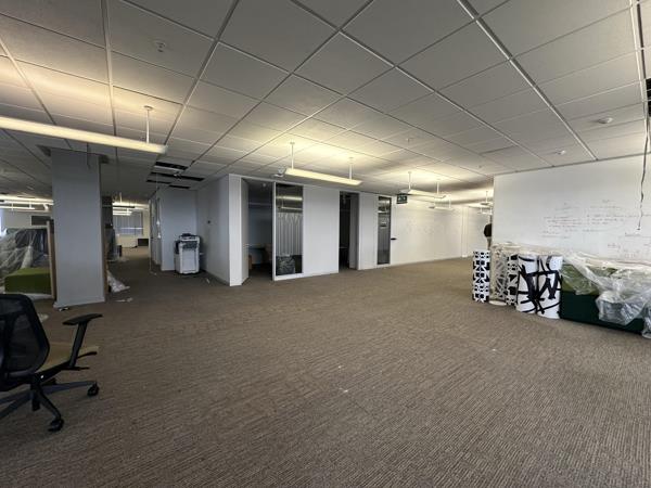 1 295 m² Commercial space