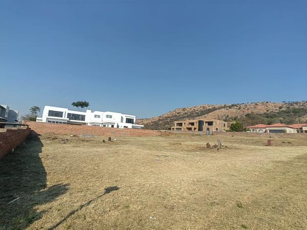 1 175 m² Land