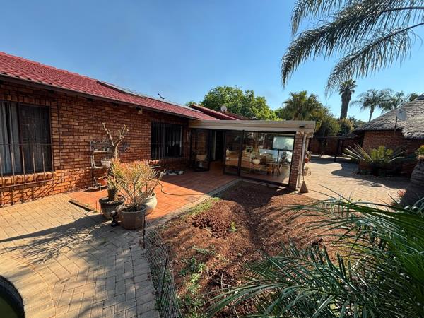 6 Bedroom House