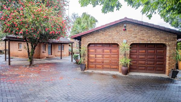 6 Bedroom House