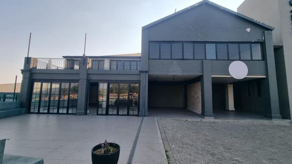 594 m² Commercial space