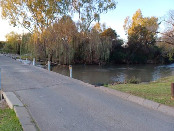 708 m² Land