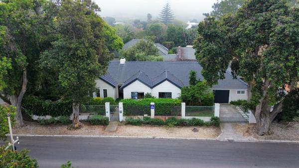 6 Bedroom House