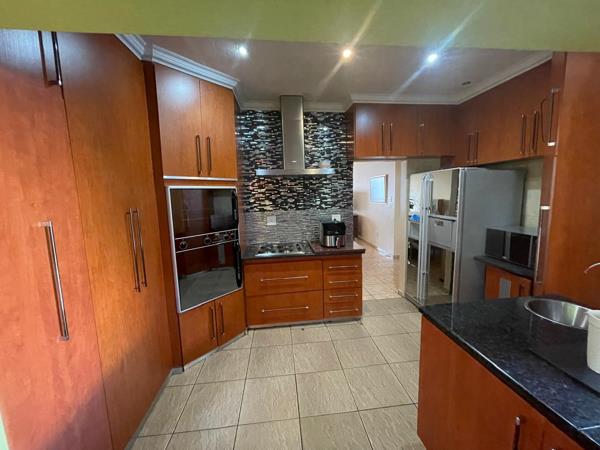 4 Bedroom Townhouse