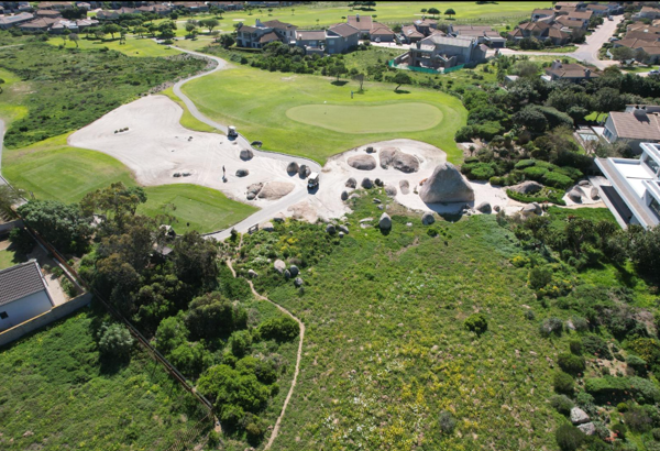 931 m² Land