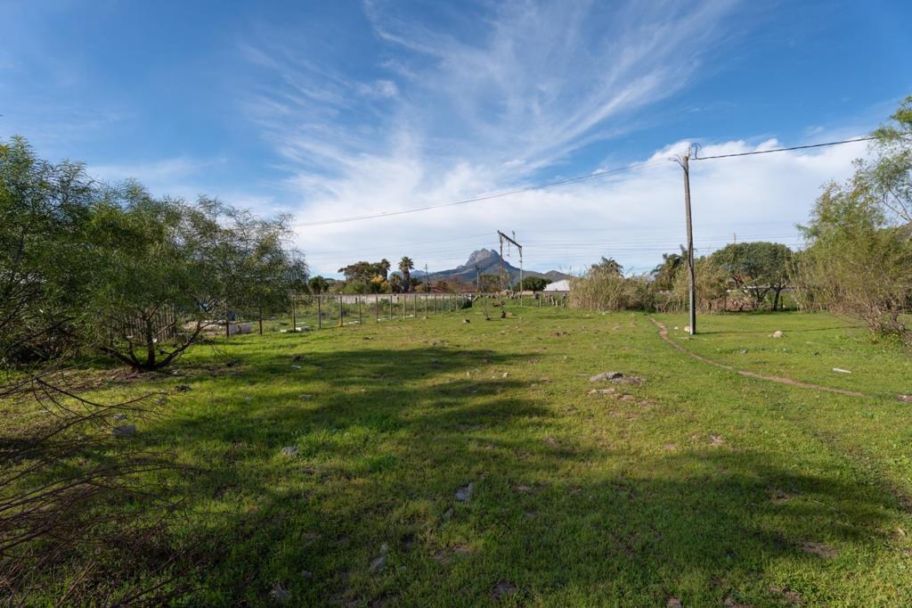 1 190 m² Land
