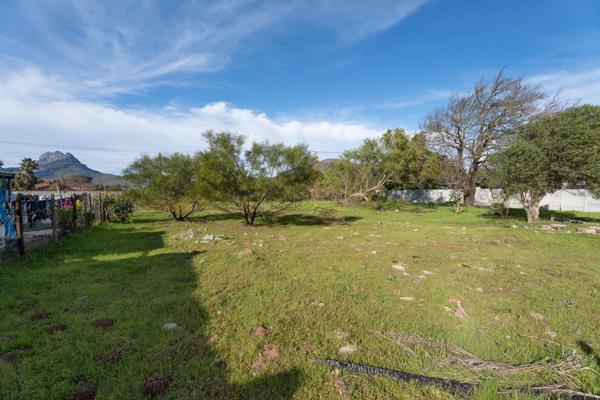 1 190 m² Land