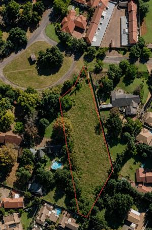 4 735 m² Land