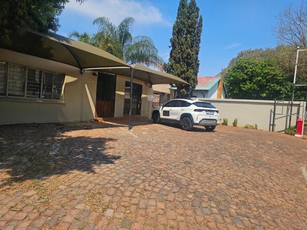 928 m² Commercial space