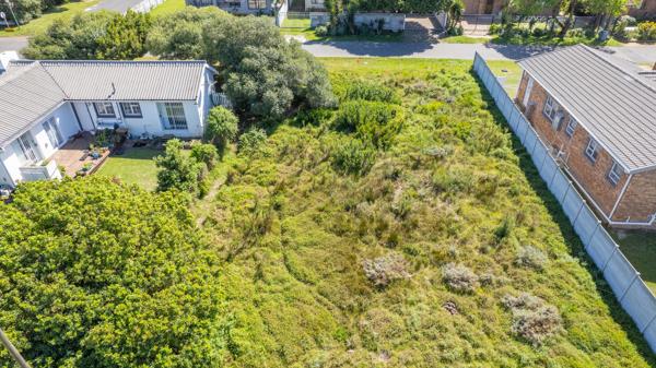 595 m² Land