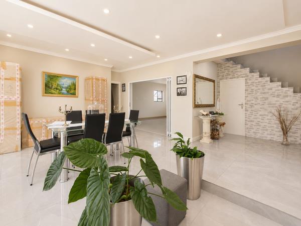 5 Bedroom House