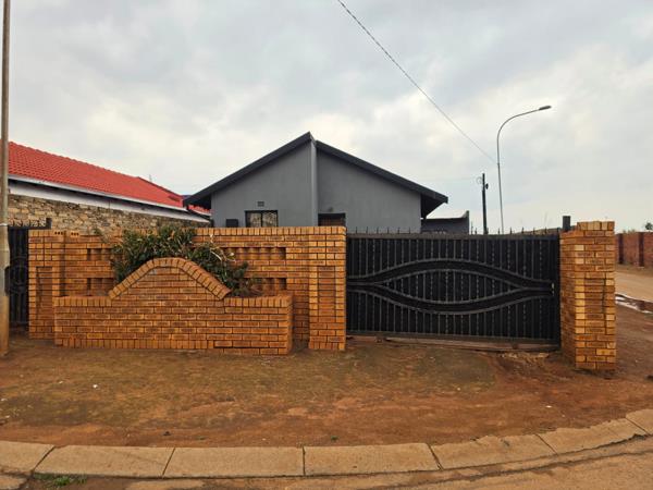 2 Bedroom House