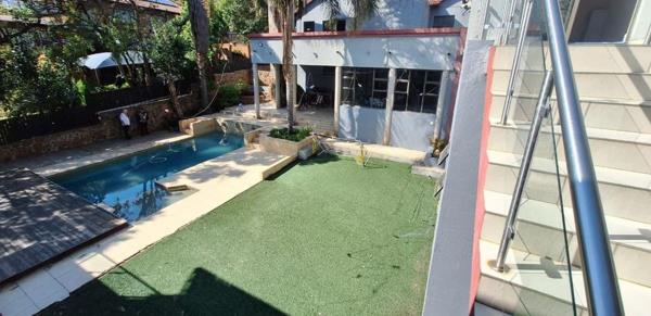6 Bedroom House
