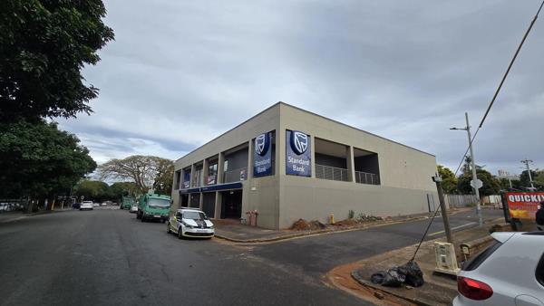 993 m² Commercial space
