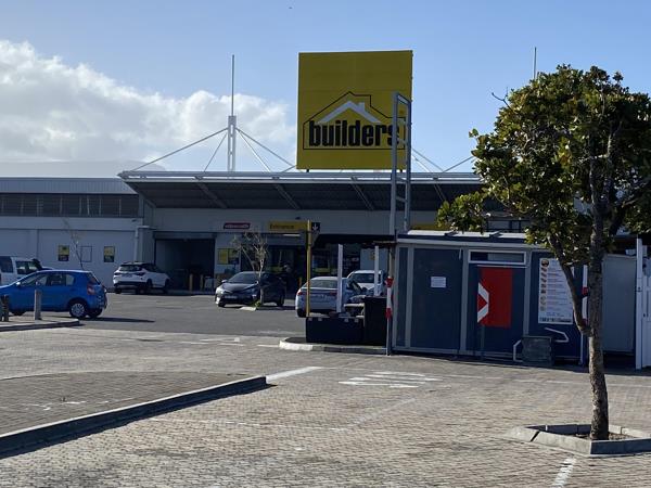 349 m² Retail Space