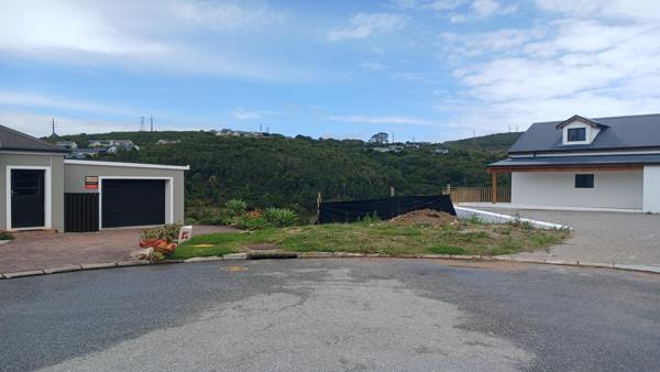 975 m² Land